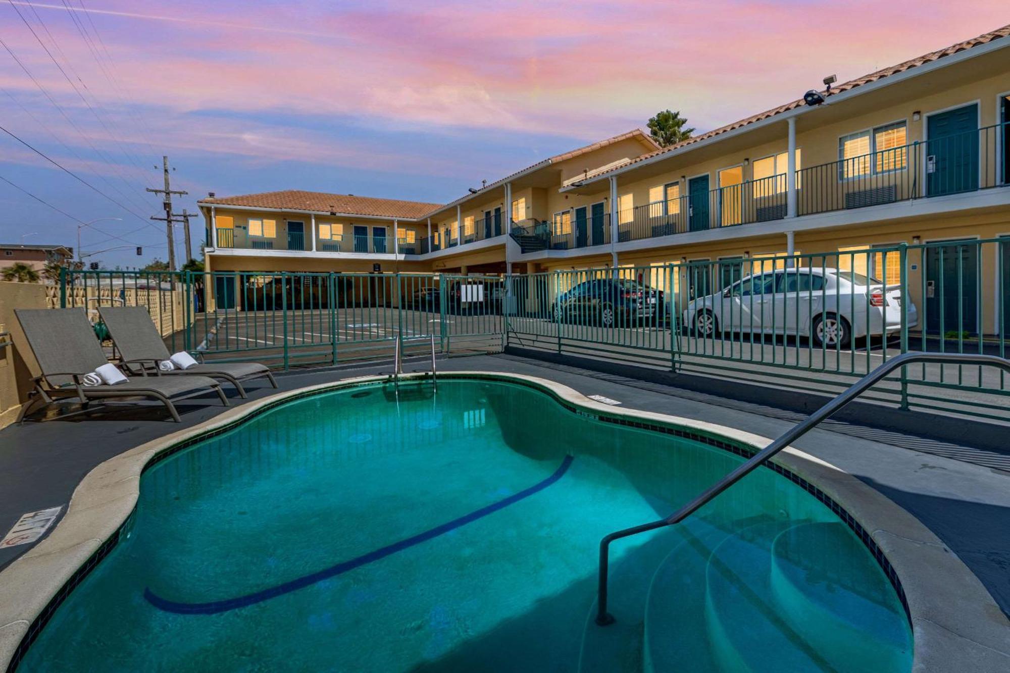 Comfort Inn Boardwalk Santa Cruz Exterior photo
